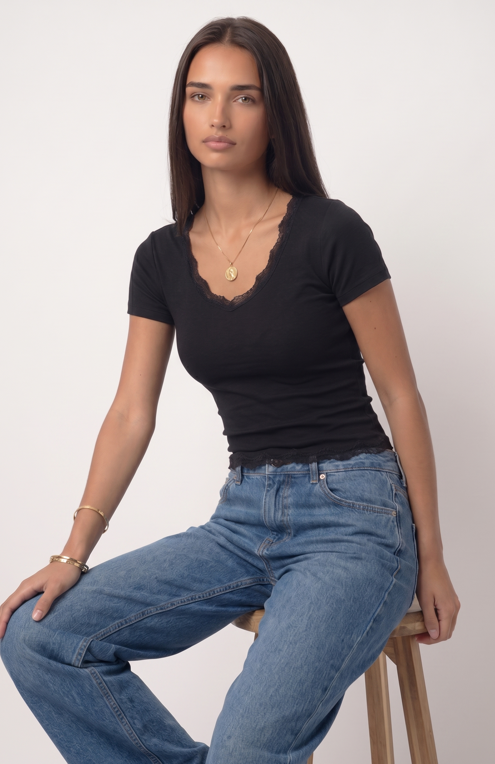 Dentelle Top — V-Neck